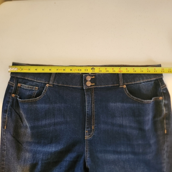 Penningtons Curvy Fit Denim Capri Dark Wash Jeans d/C Plus Size 24 New Summer - Picture 8 of 12